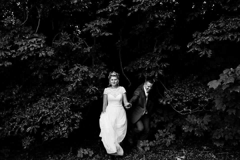 imageMonochrom image of bride & groom mat Kennington Hall, Ashford, Kent